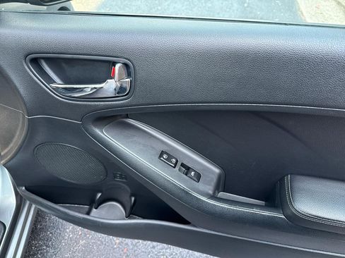 Used 2015 Kia Forte EX image 32