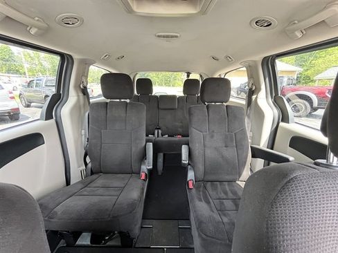 Used 2013 Dodge Grand Caravan SXT w/ Rear Park Assist Pkg FWD image 28