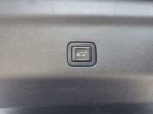 Used 2022 GMC Yukon SLT w/ SLT Premium Package AWD/4WD image 7