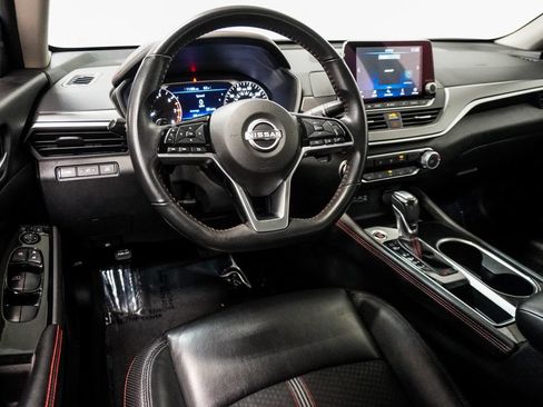Used 2024 Nissan Altima 2.5 SR FWD image 13