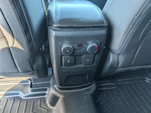 Used 2022 Ford Explorer XLT RWD image 42