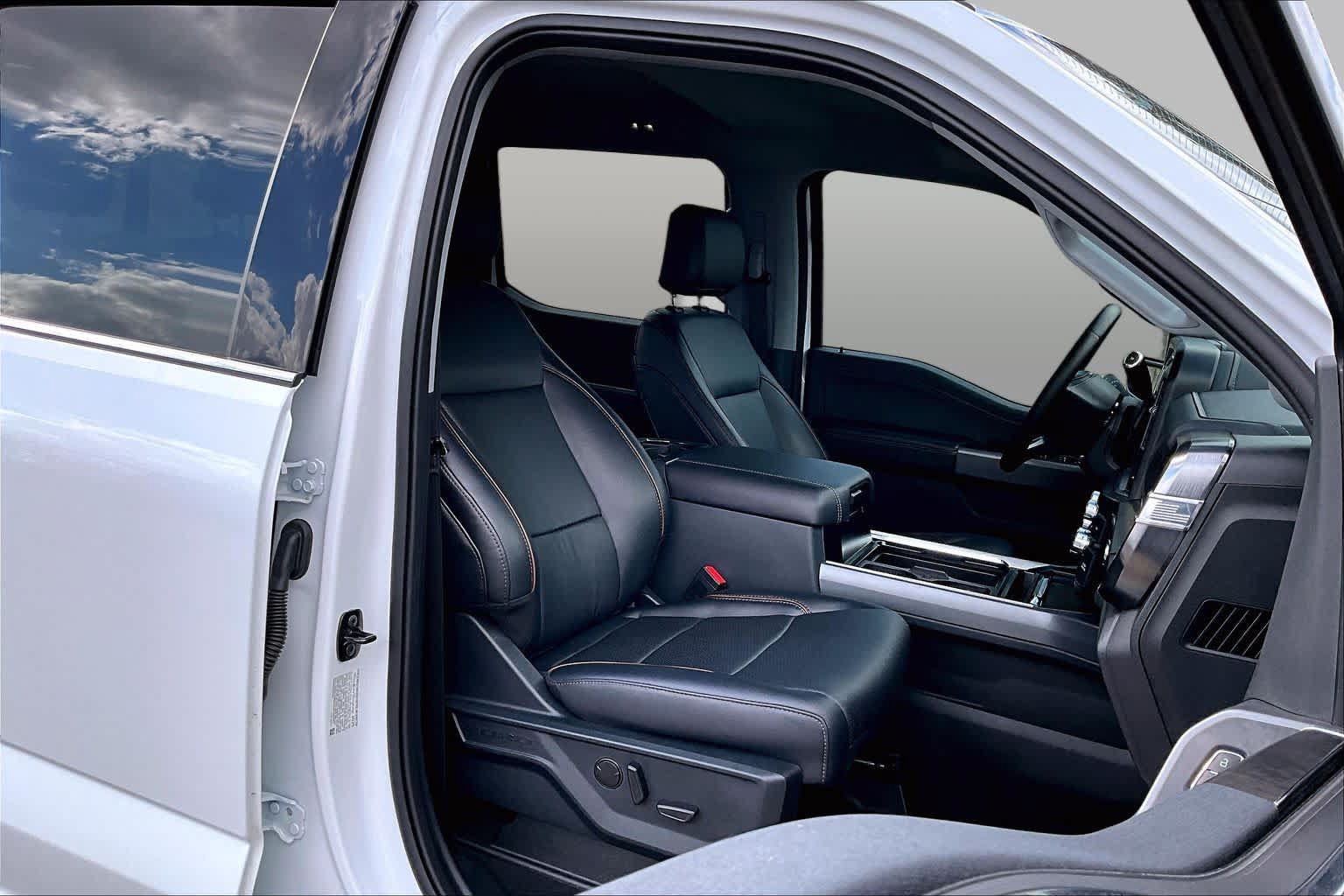 Used 2025 Ford F250 Lariat w/ Chrome Package AWD/4WD image 9