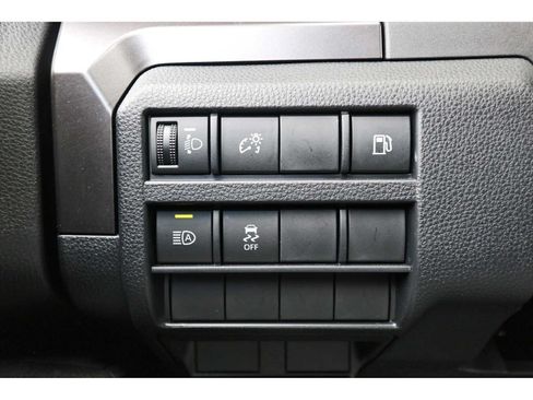 Used 2025 Toyota 4Runner SR5 AWD/4WD image 19