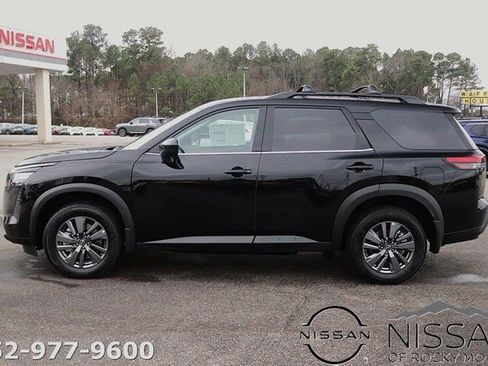 New 2026 Nissan Pathfinder SV image 4
