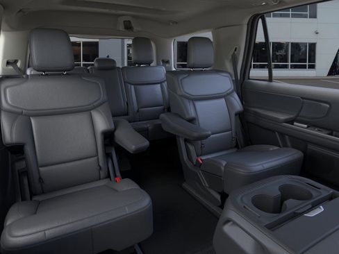 New 2026 Ford Expedition Active image 34