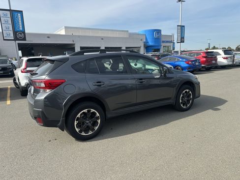 Used 2023 Subaru Crosstrek 2.0i Premium image 3