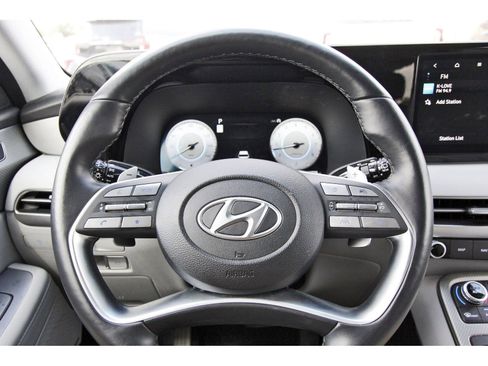 Used 2024 Hyundai Palisade SEL w/ Premium Package FWD image 15