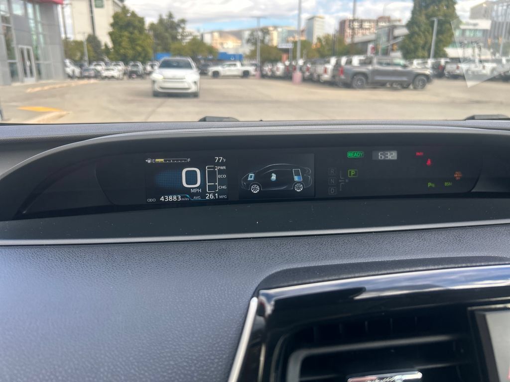 Used 2022 Toyota Prius LE FWD image 18