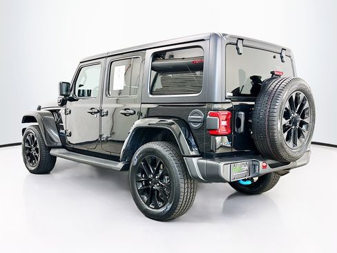 Used 2023 Jeep Wrangler Unlimited Sahara w/ Cold Weather Group AWD/4WD image 5