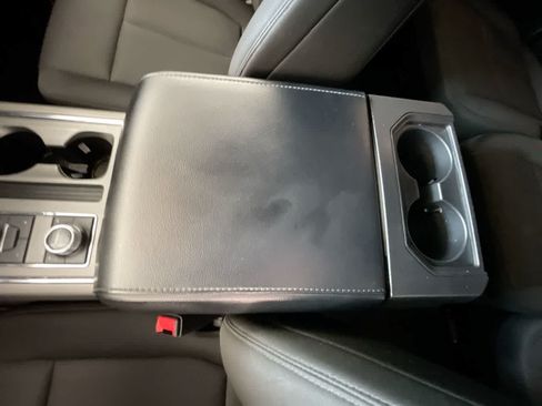Used 2018 Ford Expedition XLT AWD/4WD image 20