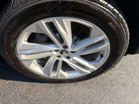 Used 2020 Audi Q7 3.0T Premium Plus w/ Premium Plus Package AWD/4WD image 19