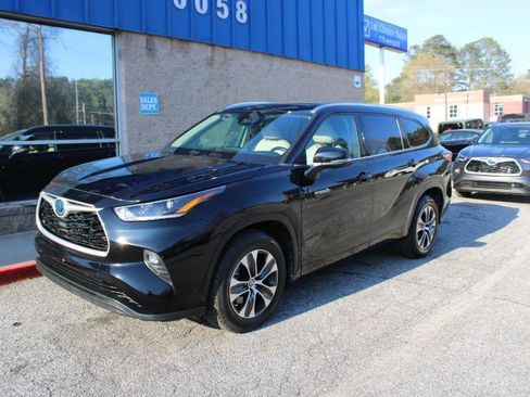 Used 2021 Toyota Highlander XLE image 5