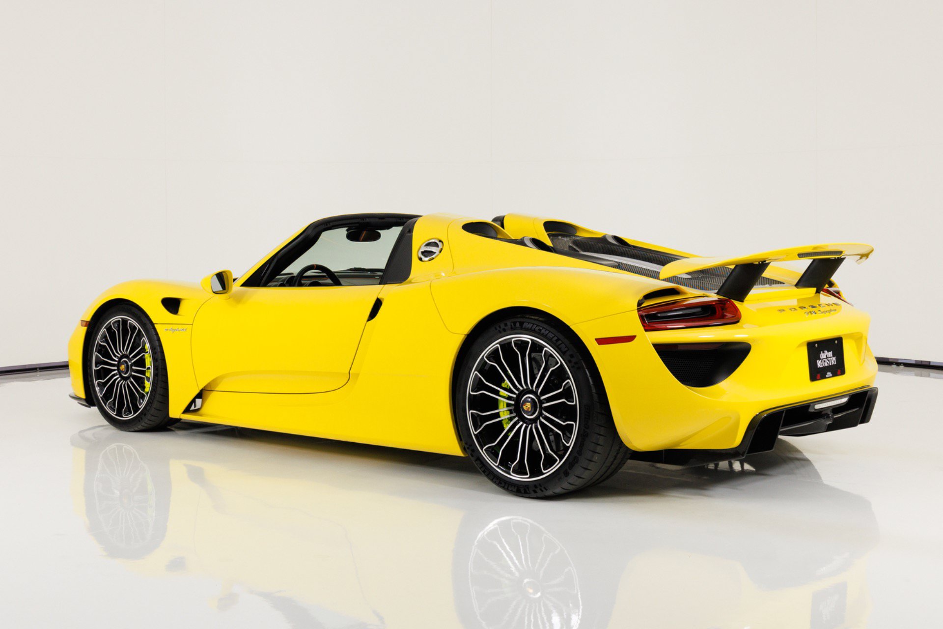 Used 2015 Porsche 918 Spyder AWD/4WD image 6