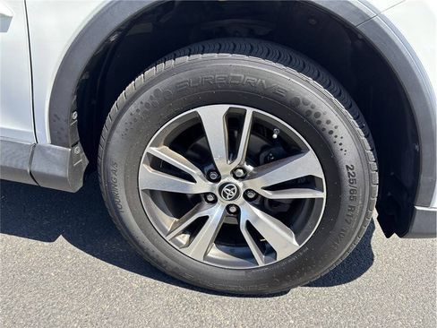 Used 2017 Toyota RAV4 XLE w/ Carpet Mat Package AWD/4WD image 17