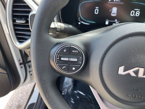 Used 2025 Kia Soul LX w/ LX Technology Package image 13