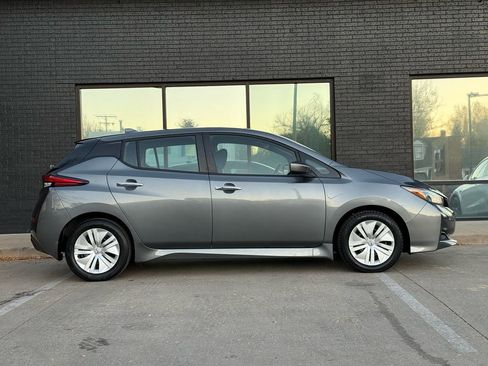 Used 2023 Nissan Leaf S image 12
