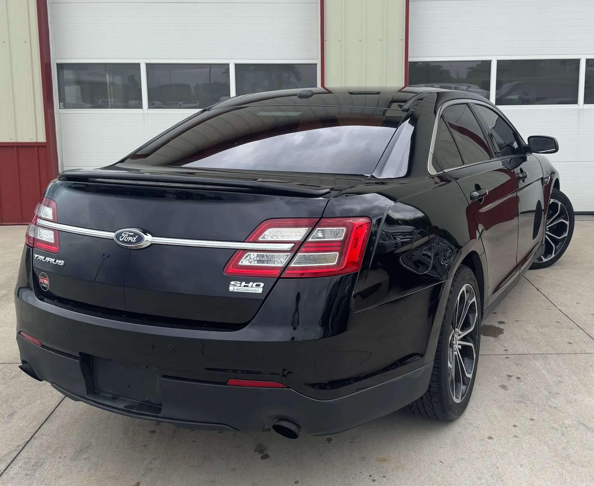 Used 2017 Ford Taurus SHO AWD/4WD image 19