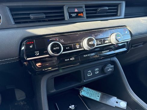 Used 2025 Honda Pilot EX-L image 25