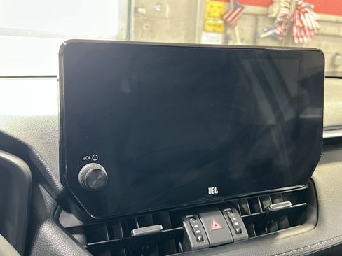 Used 2023 Toyota RAV4 XLE Premium image 18