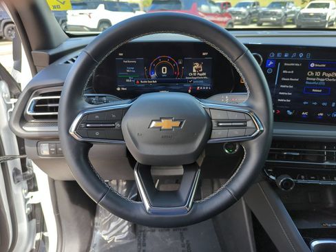 Certified 2026 Chevrolet Traverse LT FWD image 9