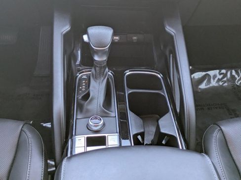 Used 2024 Kia Telluride LX image 17