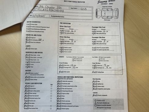 Used 2016 Chrysler 300 C image 25