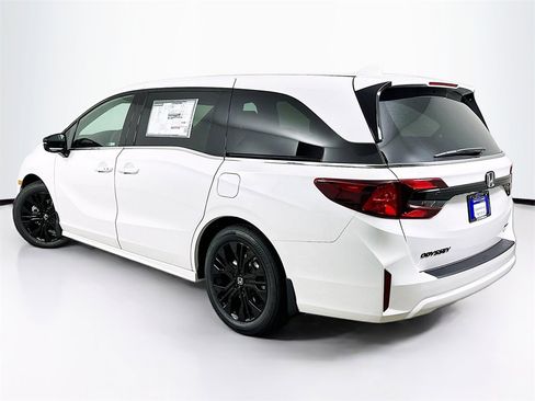 Used 2026 Honda Odyssey Sport-L image 6