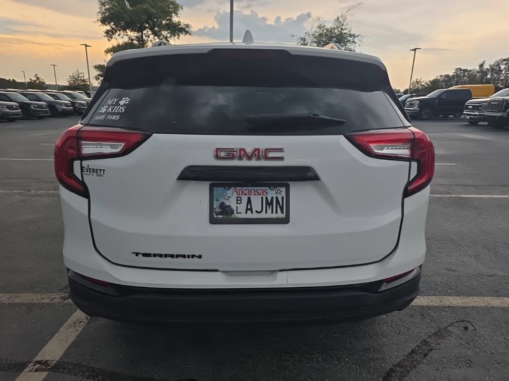 Used 2022 GMC Terrain SLT w/ Infotainment Package II FWD image 7