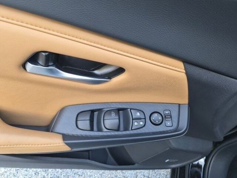 New 2025 Nissan Sentra SV w/ SV Premium Package image 18