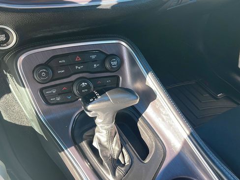 Used 2018 Dodge Challenger SXT w/ Blacktop Package image 9