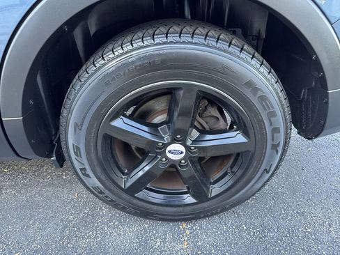 Used 2018 Ford Explorer XLT w/ Equipment Group 202A image 31