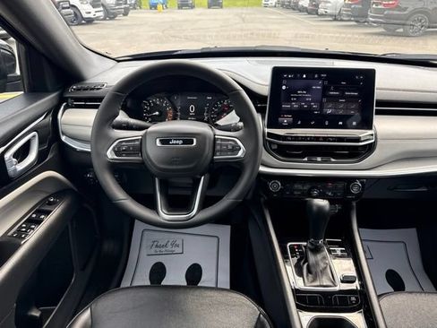 Certified 2023 Jeep Compass Limited AWD/4WD image 9