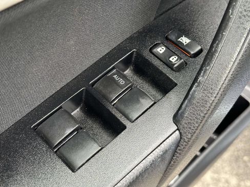 Used 2014 Toyota Corolla LE FWD image 21