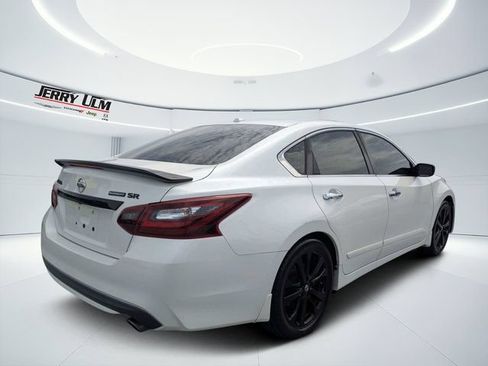 Used 2018 Nissan Altima 2.5 SR w/ SR Midnight Edition FWD image 3