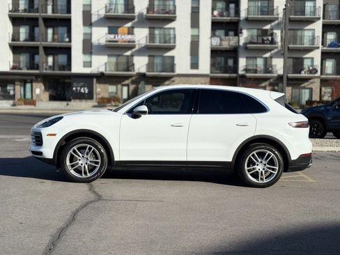 Used 2020 Porsche Cayenne AWD image 4