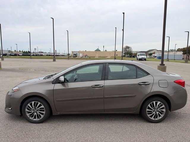 Used 2019 Toyota Corolla XLE w/ Body Protection Package FWD image 3
