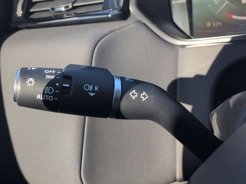 Used 2024 Land Rover Range Rover Velar S image 27