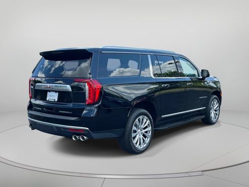 Used 2024 GMC Yukon XL Denali AWD/4WD image 3