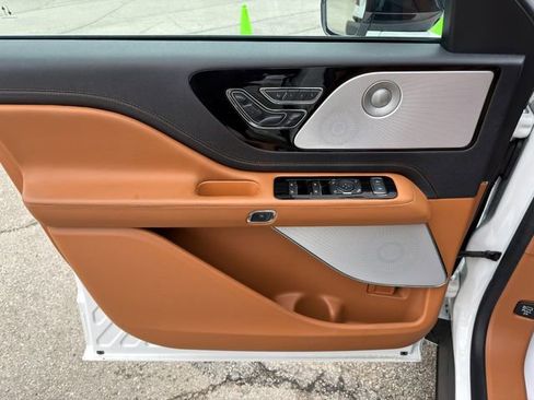 Used 2025 Lincoln Aviator Black Label image 21