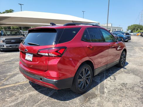 Used 2023 Chevrolet Equinox RS image 4