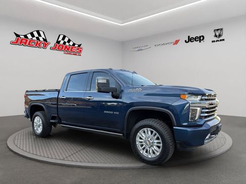 Used 2022 Chevrolet Silverado 3500 High Country w/ Z71 Off-Road Package AWD/4WD image 12