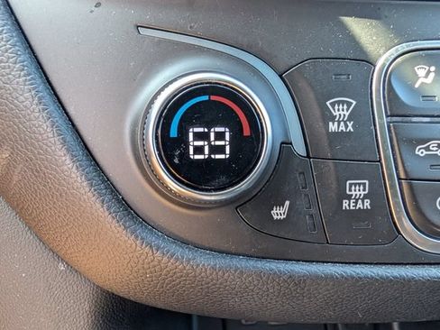 Used 2020 Chevrolet Equinox LT AWD/4WD image 27