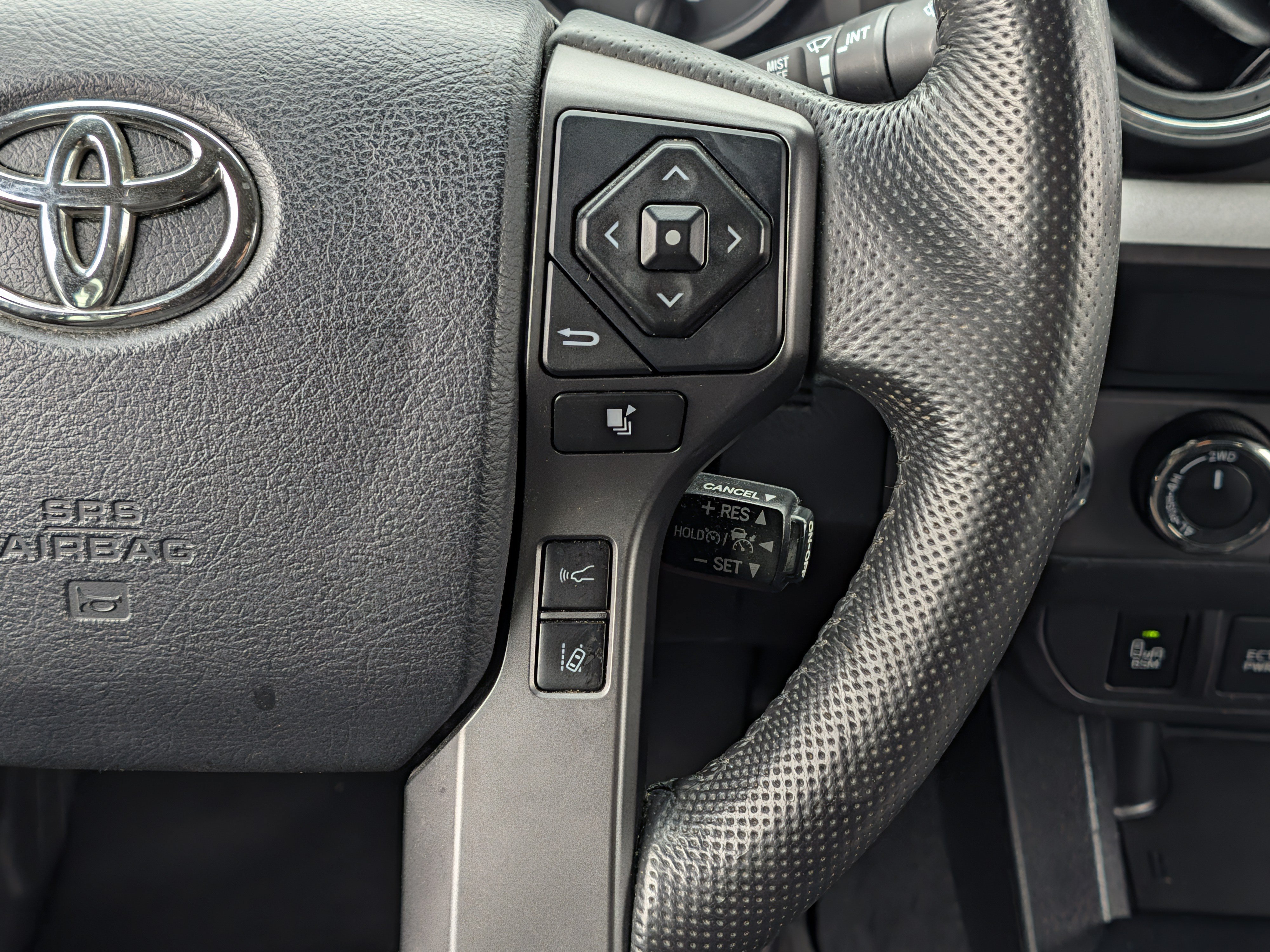 Used 2019 Toyota Tacoma TRD Sport w/ Technology Package AWD/4WD image 29