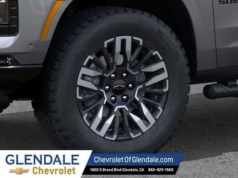 New 2026 Chevrolet Suburban Z71 w/ Comfort Package AWD/4WD image 9