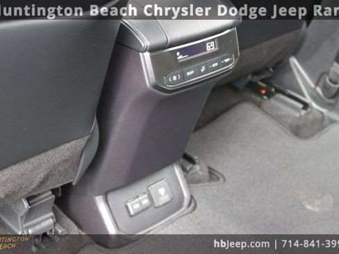 Used 2023 Toyota Highlander Limited image 34