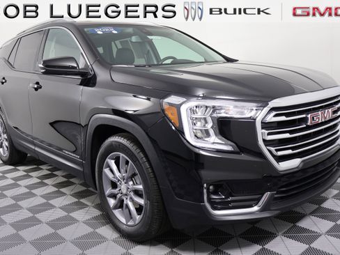 Certified 2022 GMC Terrain SLT w/ Infotainment Package II image 1