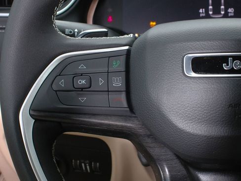 New 2025 Jeep Grand Cherokee L Limited image 19