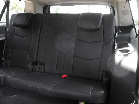 Used 2020 Cadillac Escalade ESV Luxury image 43