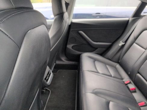 Used 2023 Tesla Model 3 Standard Range image 3