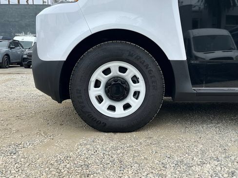 Used 2024 Chevrolet Brightdrop 600 w/ Commercial Equipment Package AWD/4WD image 14